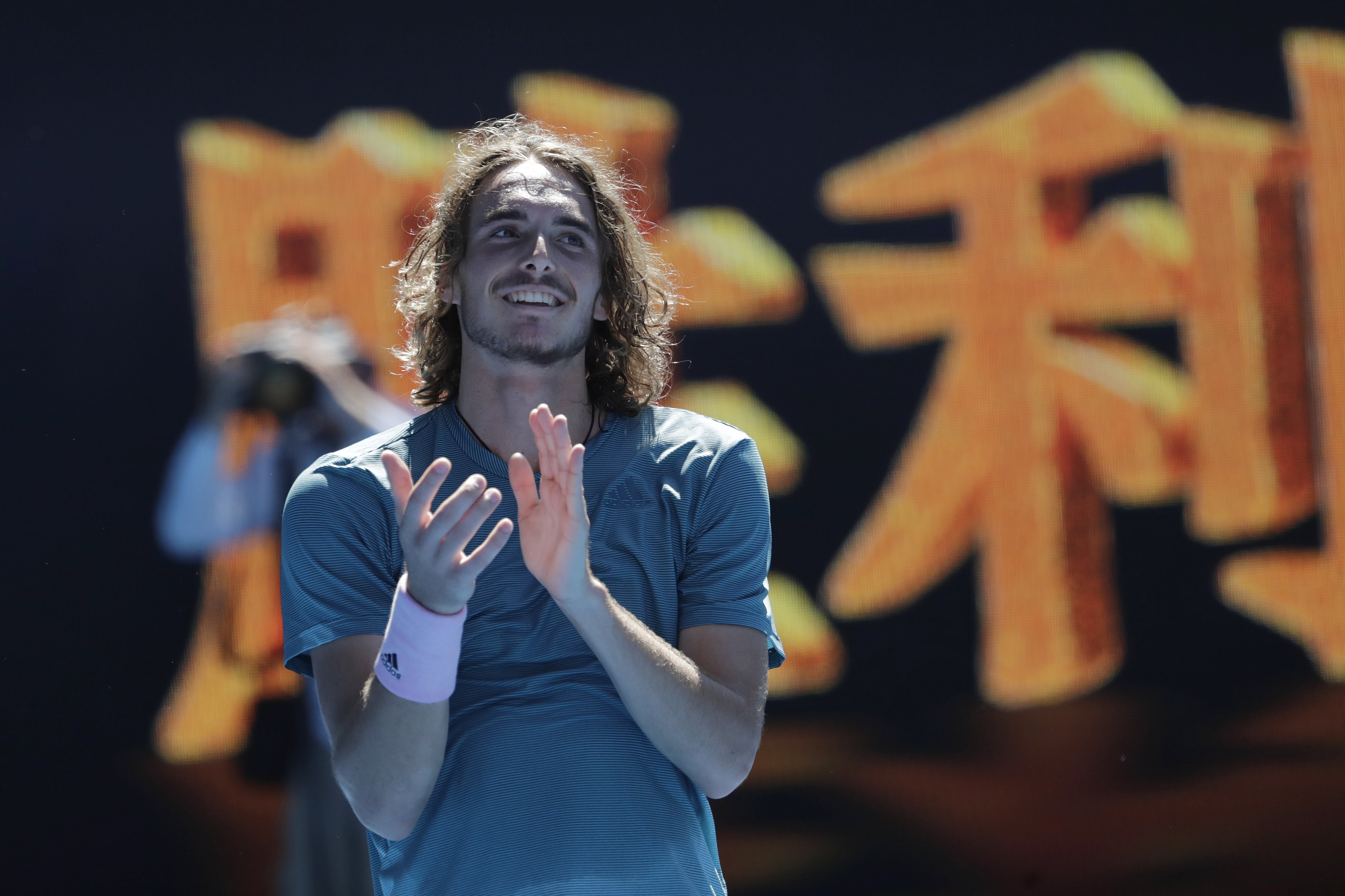 法网完胜澳网,西西帕斯关键制胜 法网完胜澳网,西西帕斯关键制胜