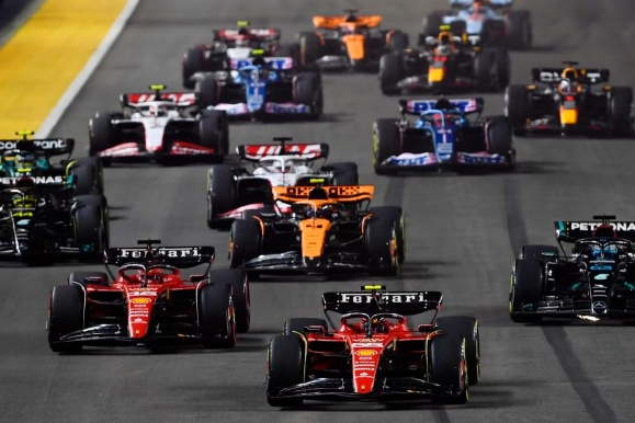 索伯车队完胜梅赛德斯,汉密尔顿惊艳四座 索伯车队完胜梅赛德斯,汉密尔顿惊艳四座