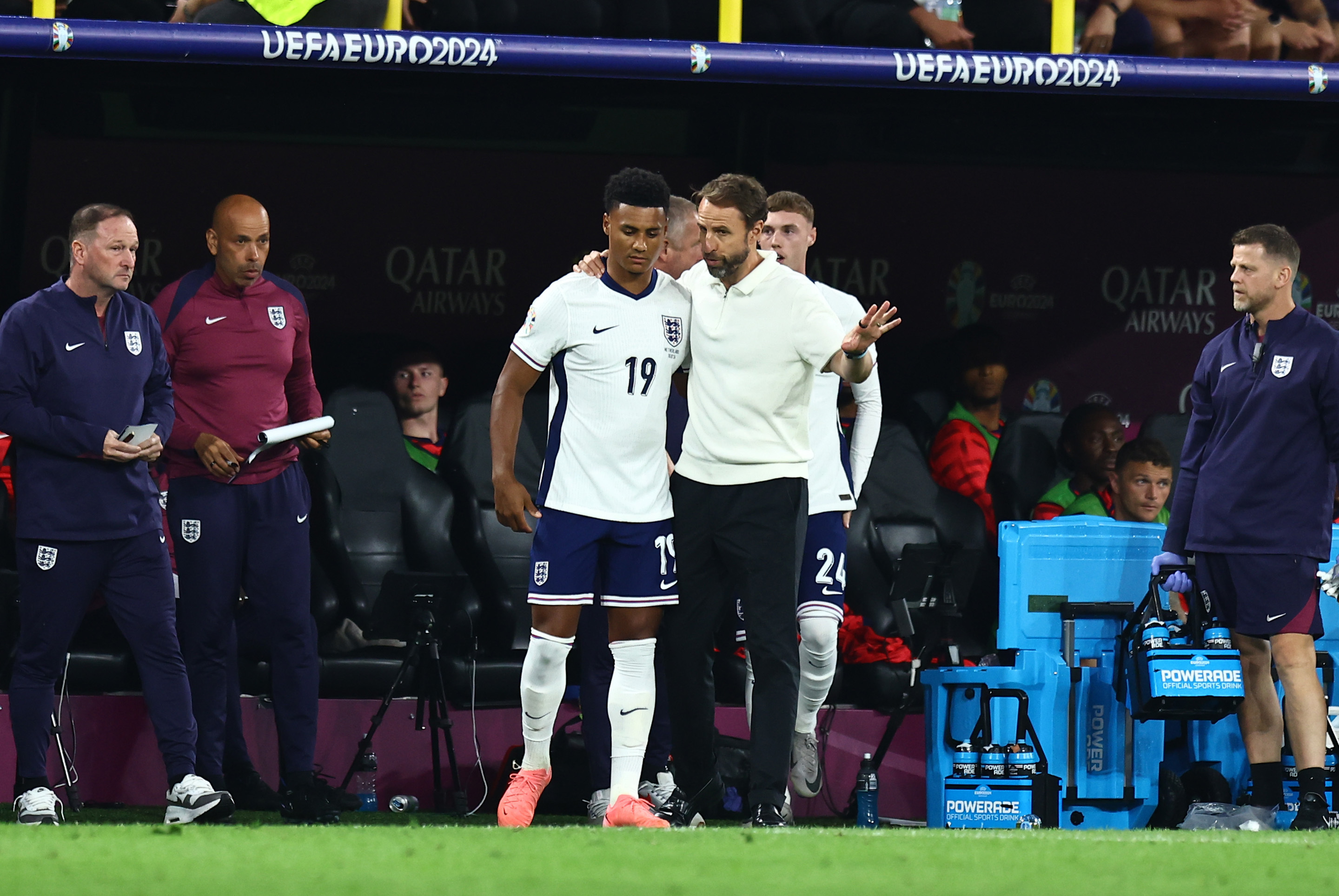 英格兰队完胜瑞典队,梁靖崑统治全场 英格兰队完胜瑞典队,梁靖崑统治全场