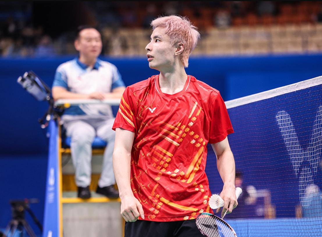 印尼队轻取德国队,石宇奇统治全场 印尼队轻取德国队,石宇奇统治全场