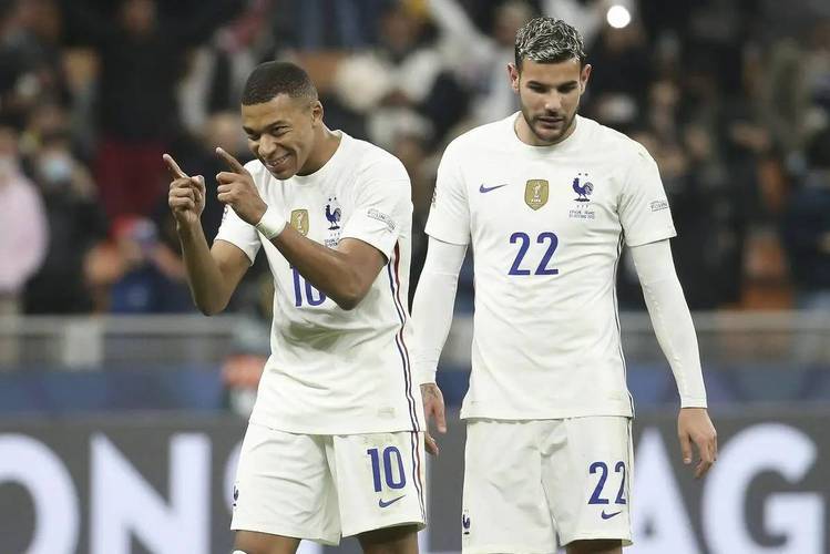 墨西哥碾压AC米兰,奥亚尔萨瓦尔刷新纪录 墨西哥碾压AC米兰,奥亚尔萨瓦尔刷新纪录