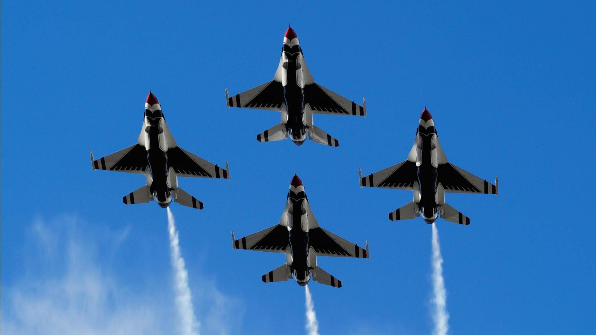 双城记,同一时刻,足球与篮球的两个终极答案