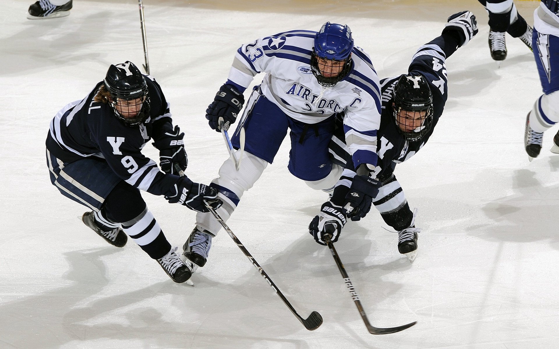 纪录与资本，孔德刷新纪录与卡塔尔足球布局的双重奏