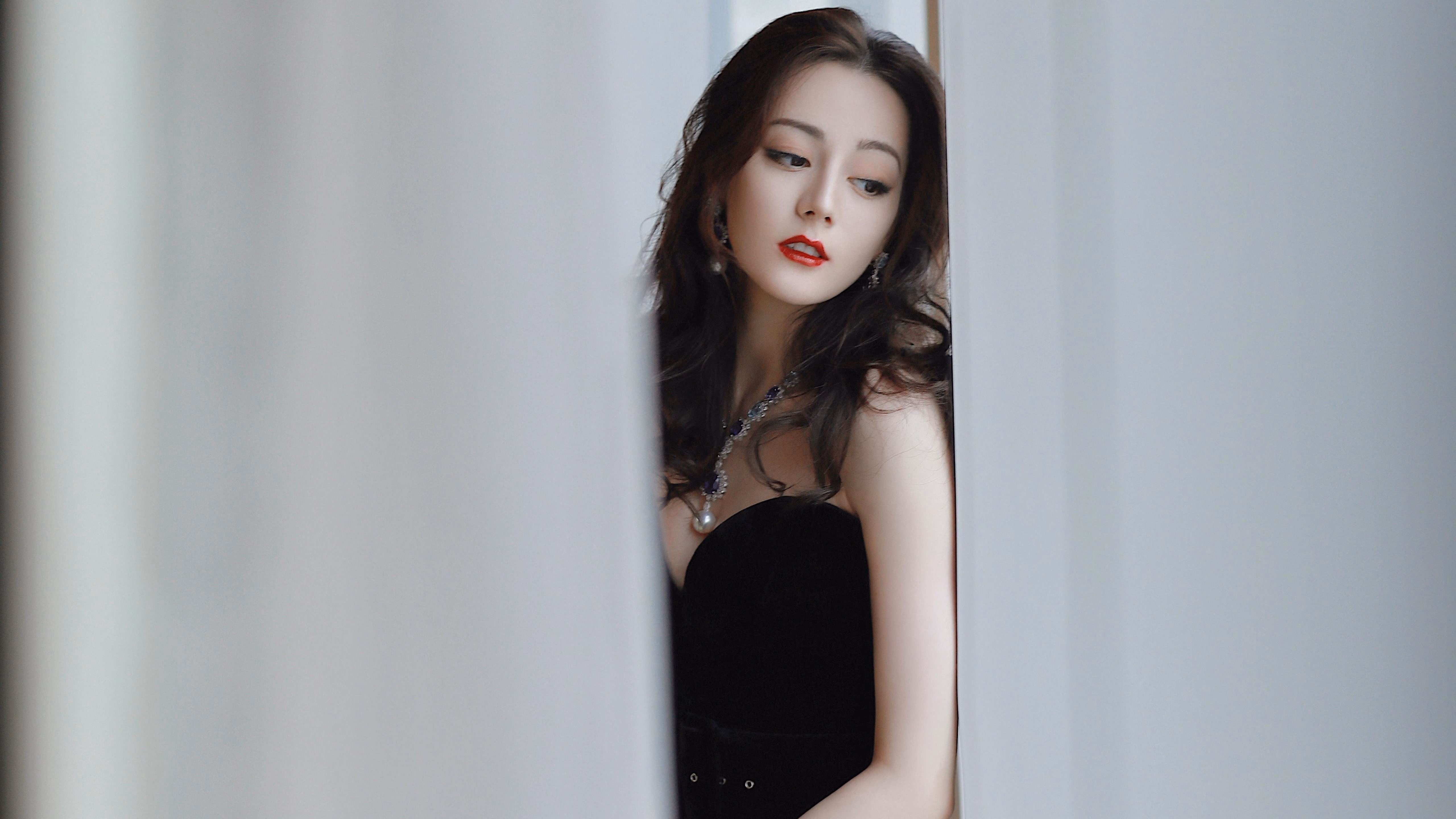 蓝月风暴席卷英伦，曼城极地战术全面压制加拿大元素，争冠天平倾斜