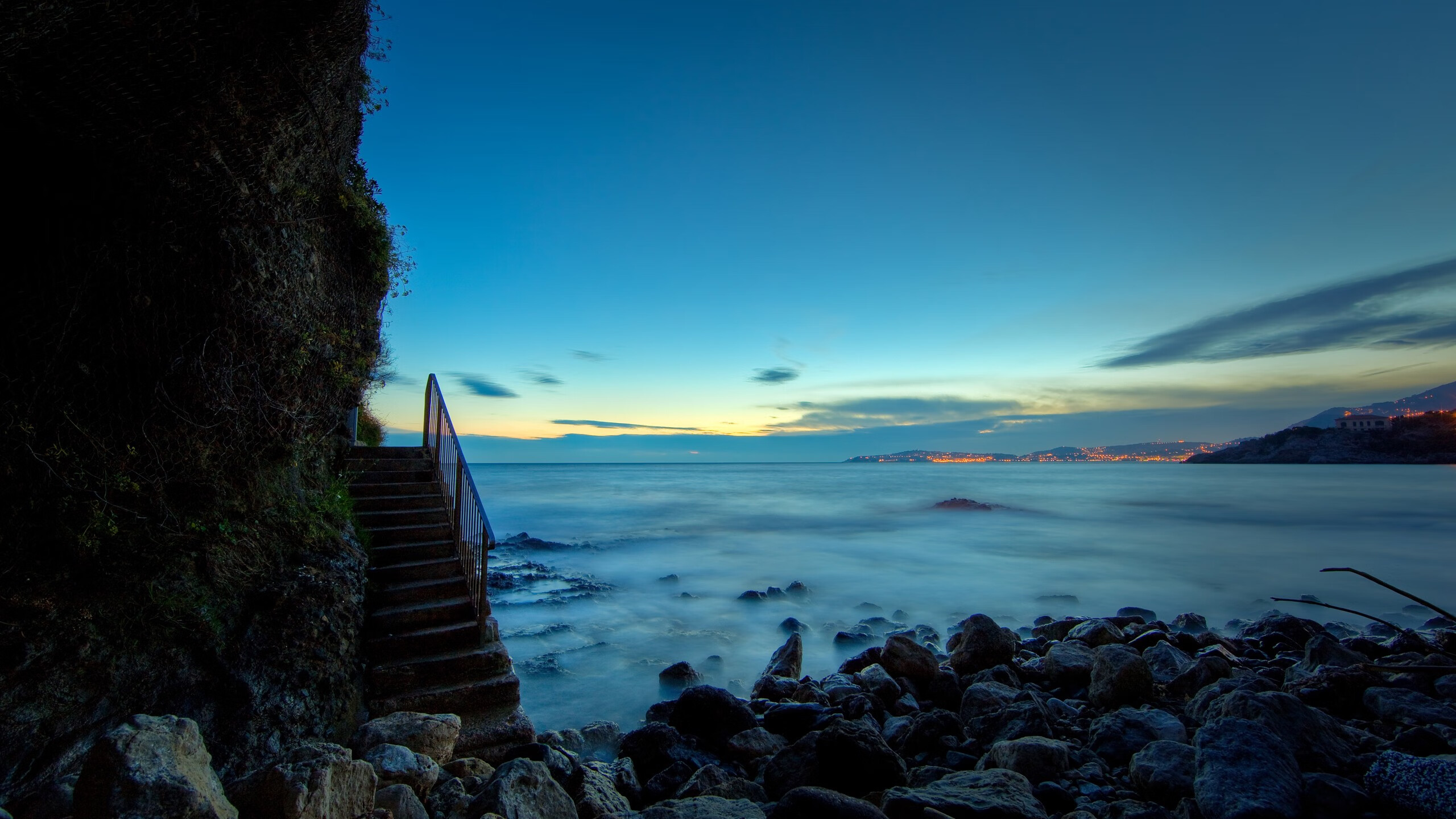 唯一与永恒，当罗德里救赎的网，捞起那不勒斯倒映的德国